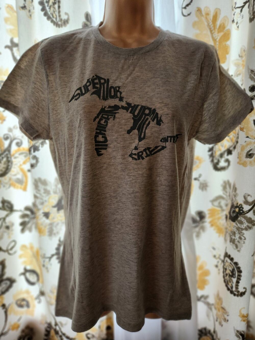 Michigan Great Lakes Gray T Shirt Size Sm/Med Cotton Blend Crew Neck